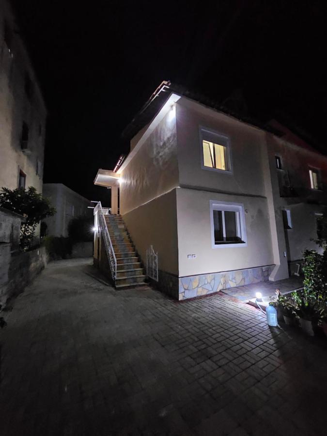 Aliaj Guest House Berat Luaran gambar