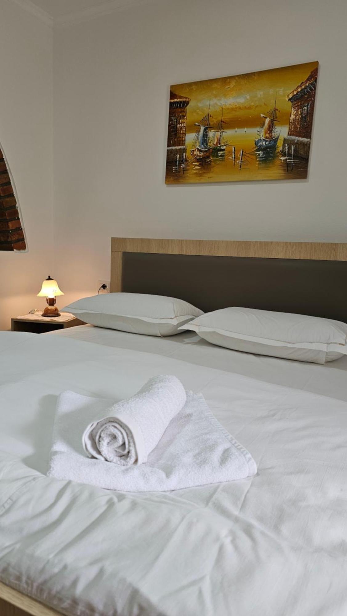 Aliaj Guest House Berat Luaran gambar