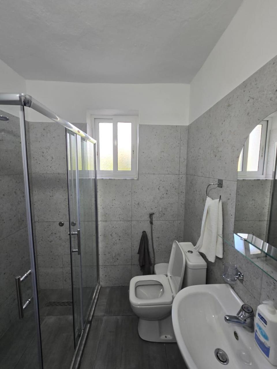 Aliaj Guest House Berat Luaran gambar